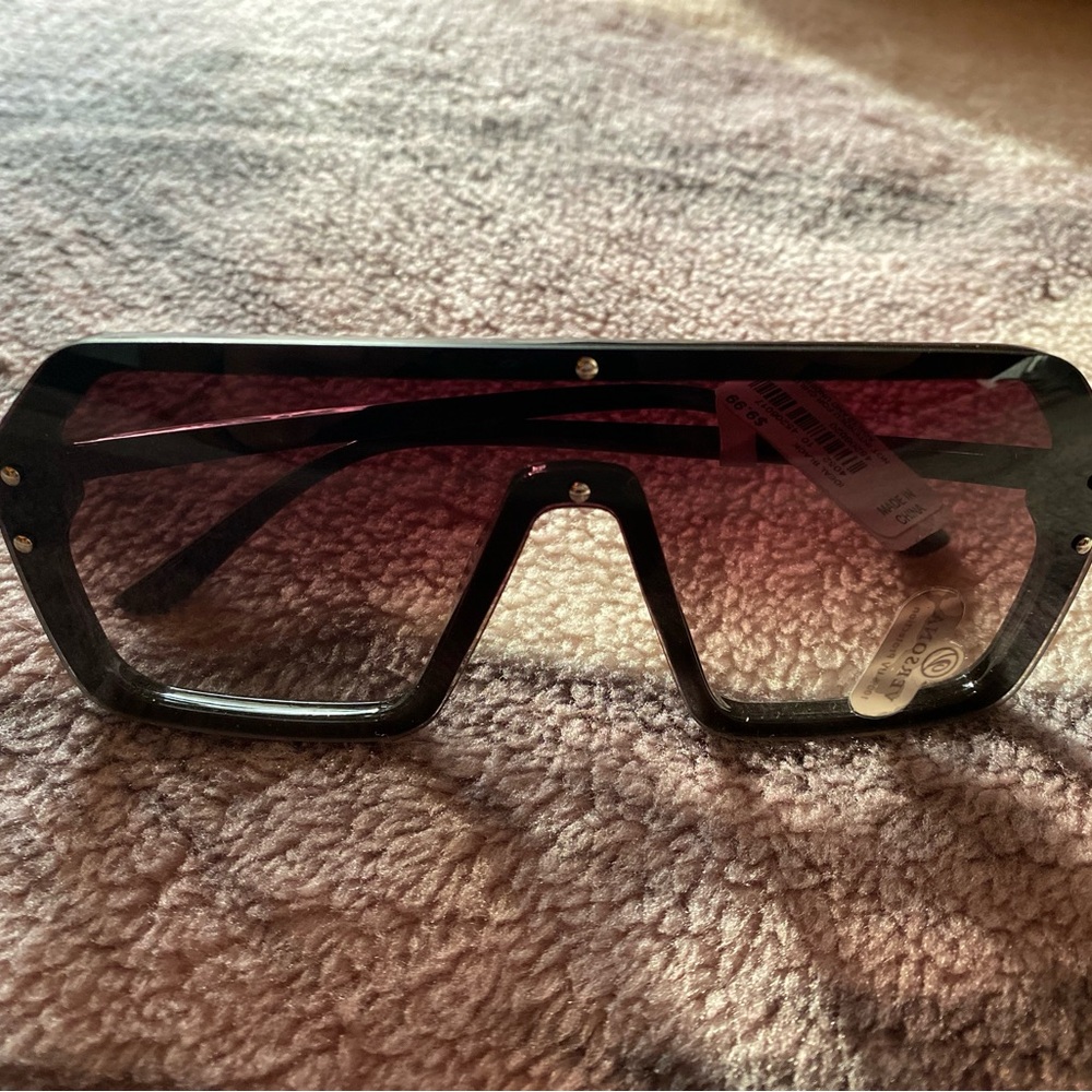 VERSONA sun glasses